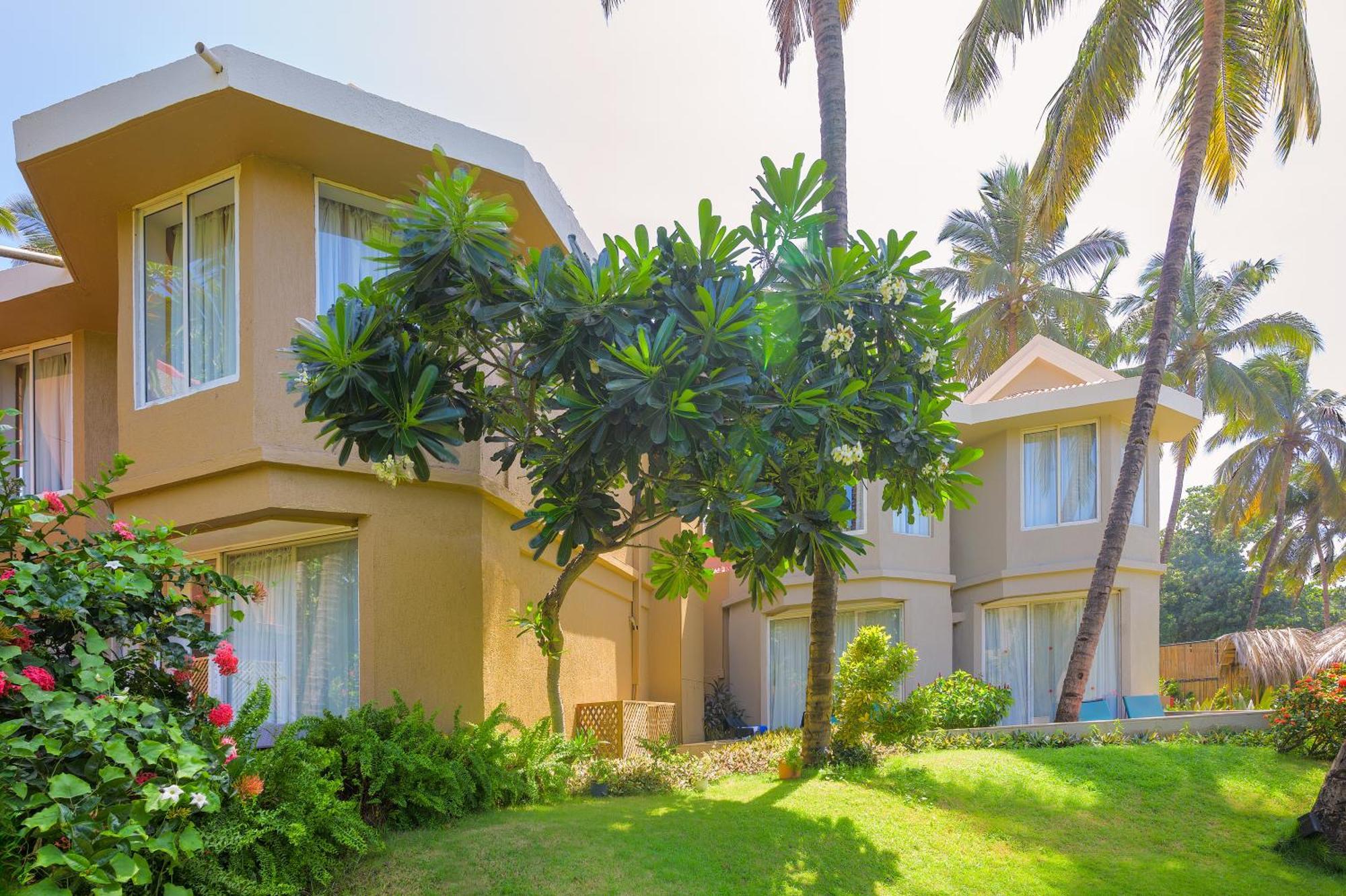 Whispering Palms Beach Resort Candolim Luaran gambar