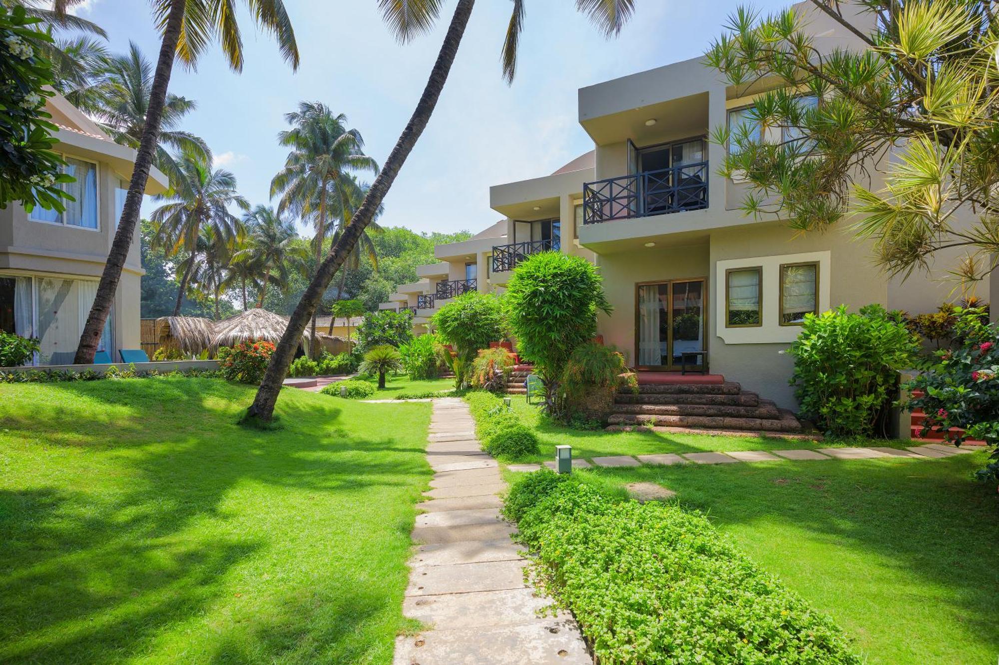 Whispering Palms Beach Resort Candolim Luaran gambar