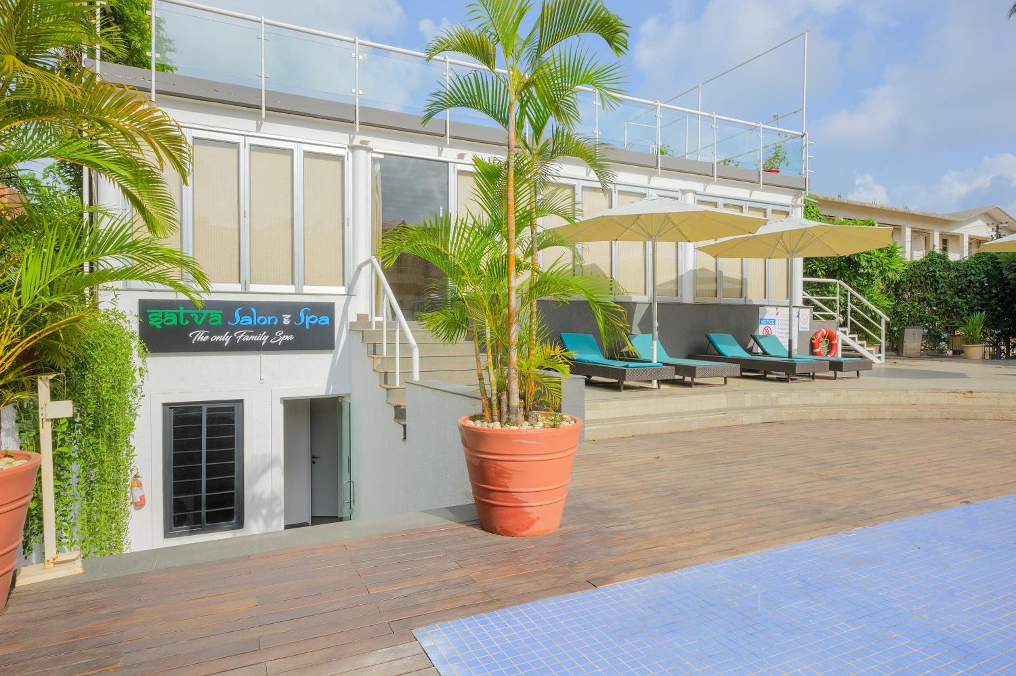 Whispering Palms Beach Resort Candolim Luaran gambar