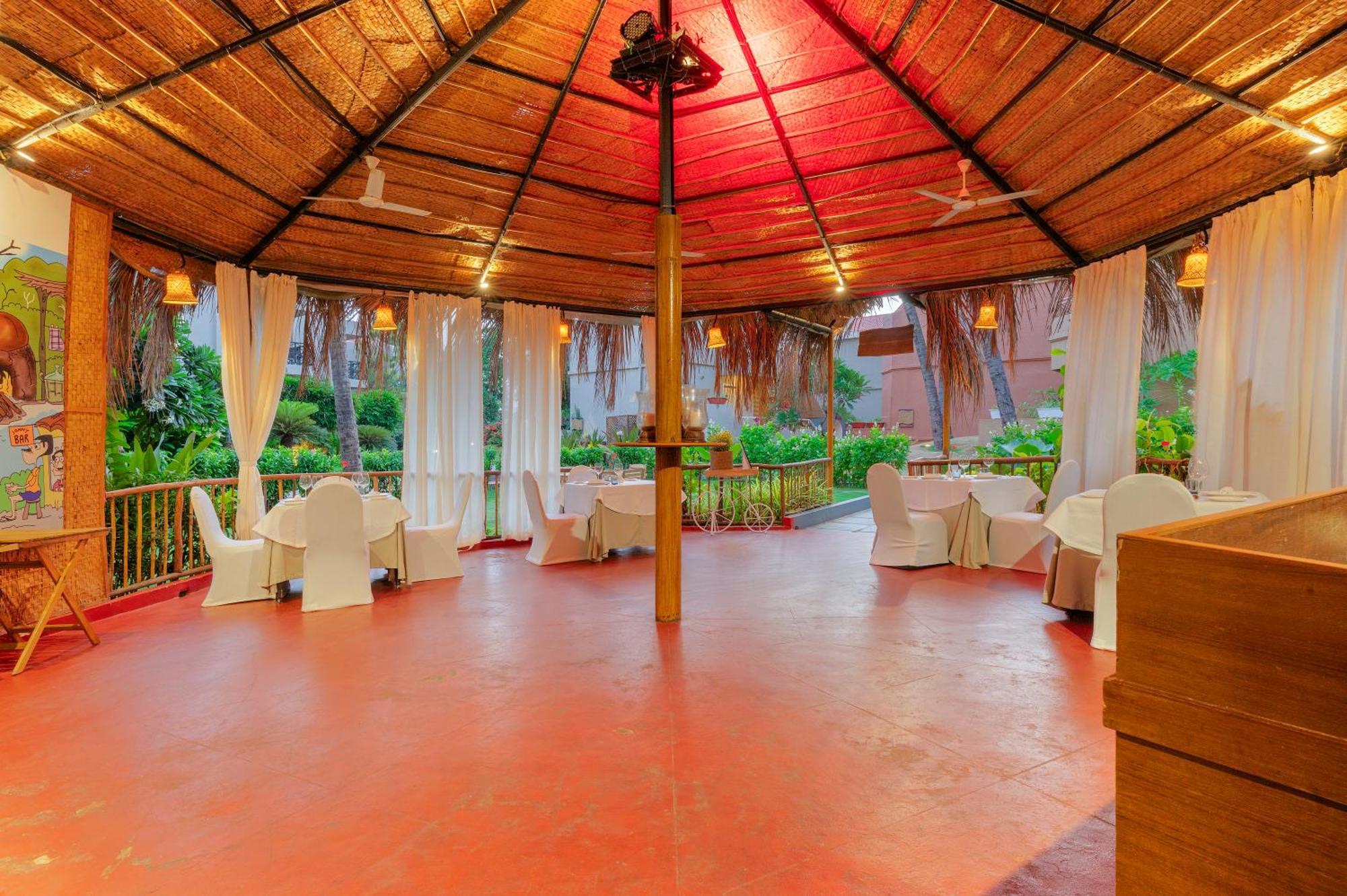 Whispering Palms Beach Resort Candolim Luaran gambar