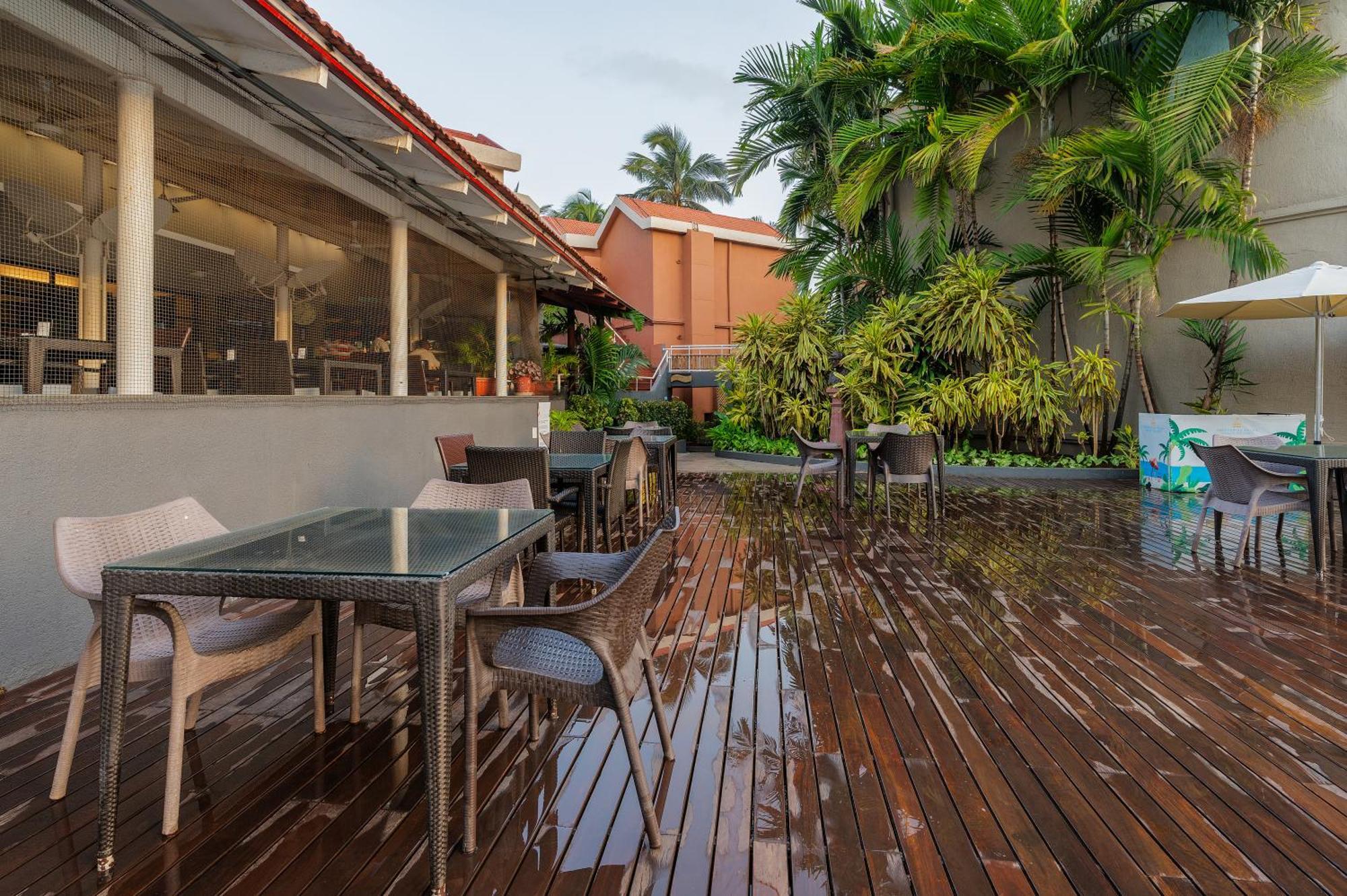 Whispering Palms Beach Resort Candolim Luaran gambar