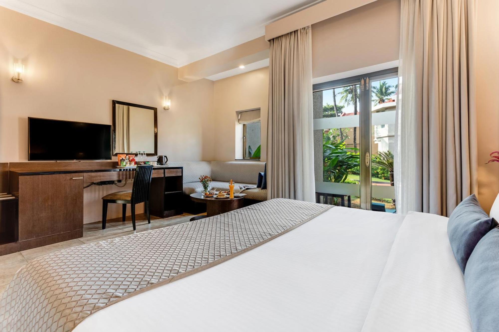 Whispering Palms Beach Resort Candolim Luaran gambar