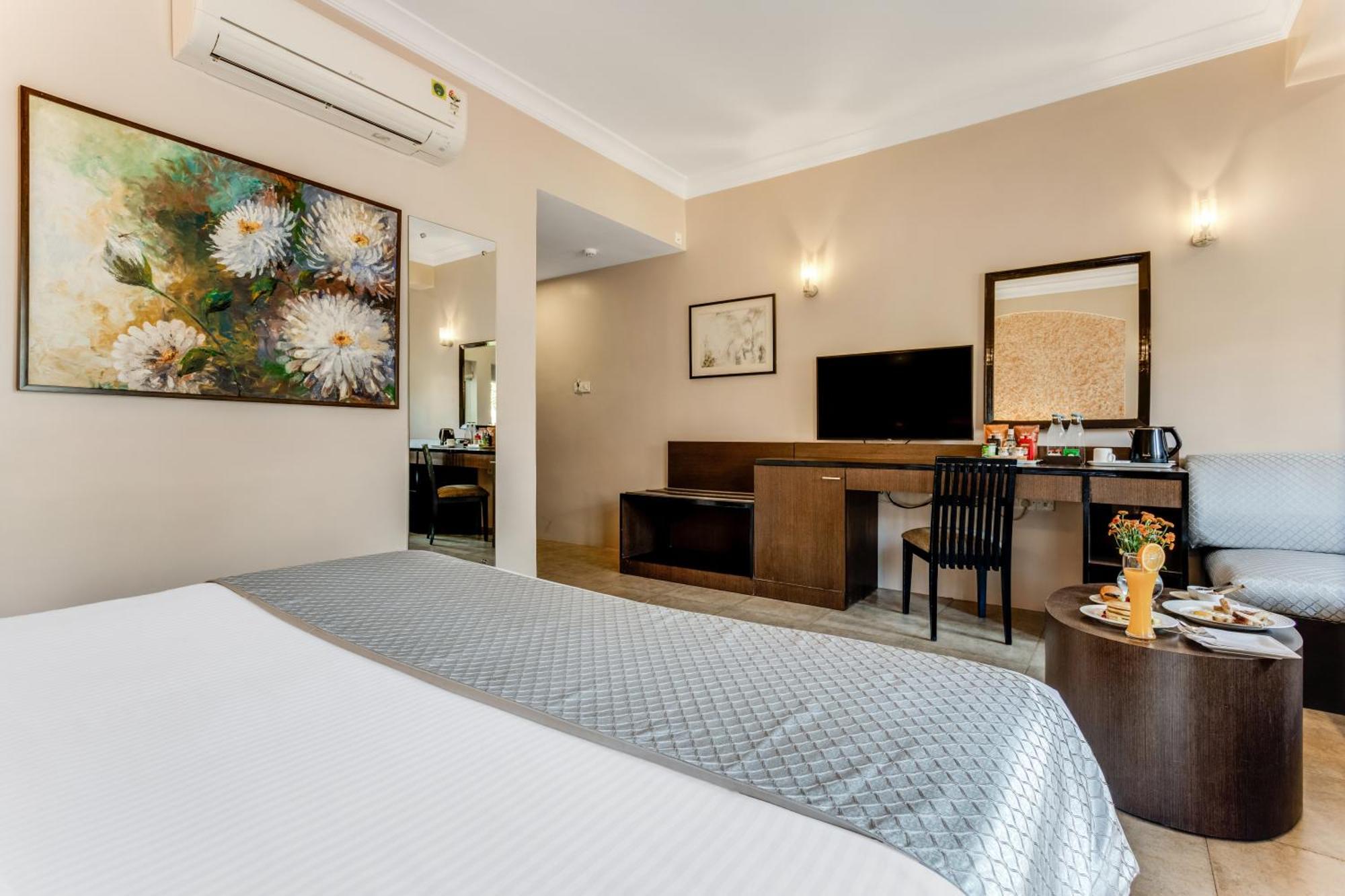 Whispering Palms Beach Resort Candolim Luaran gambar