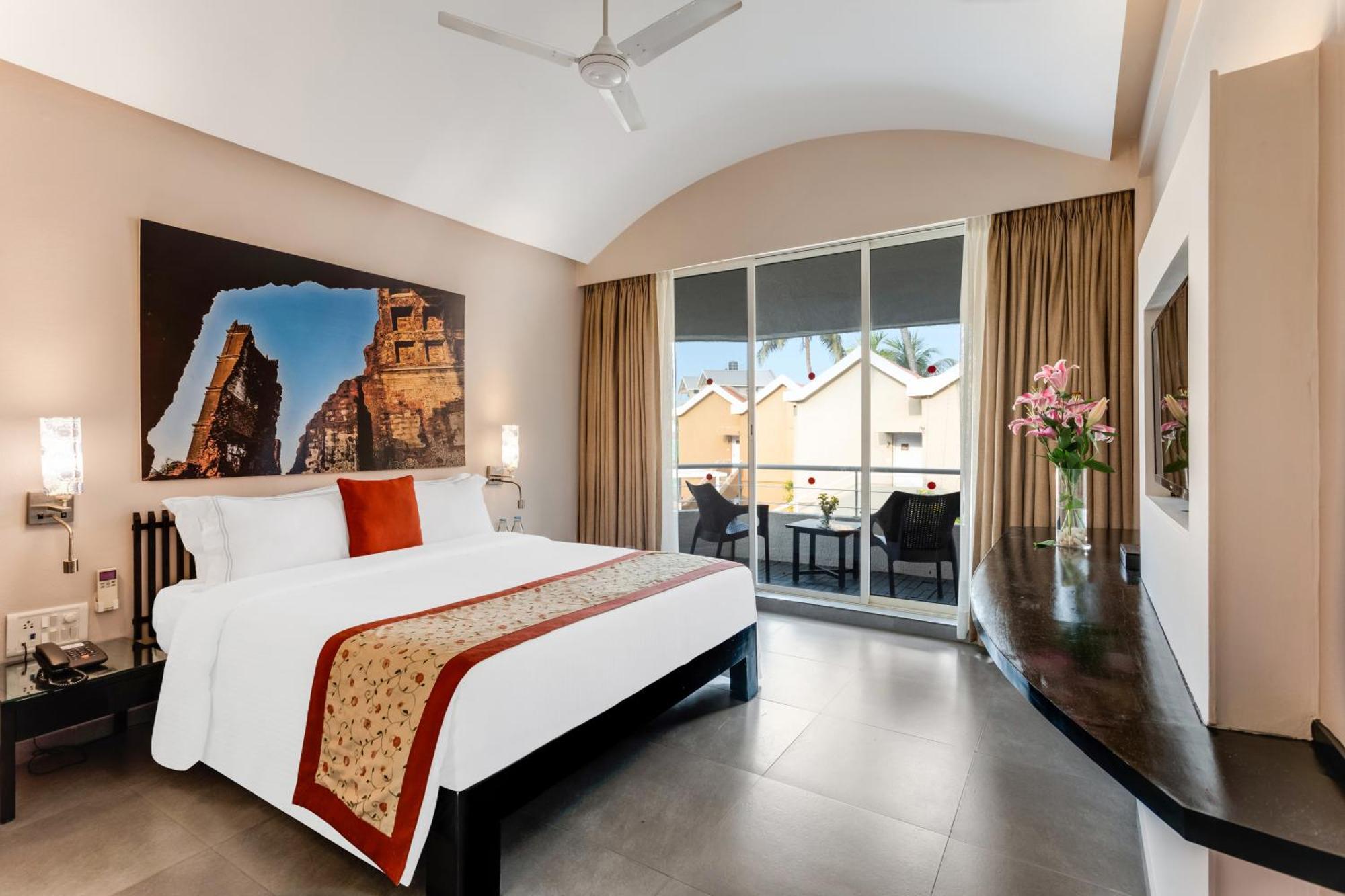 Whispering Palms Beach Resort Candolim Luaran gambar