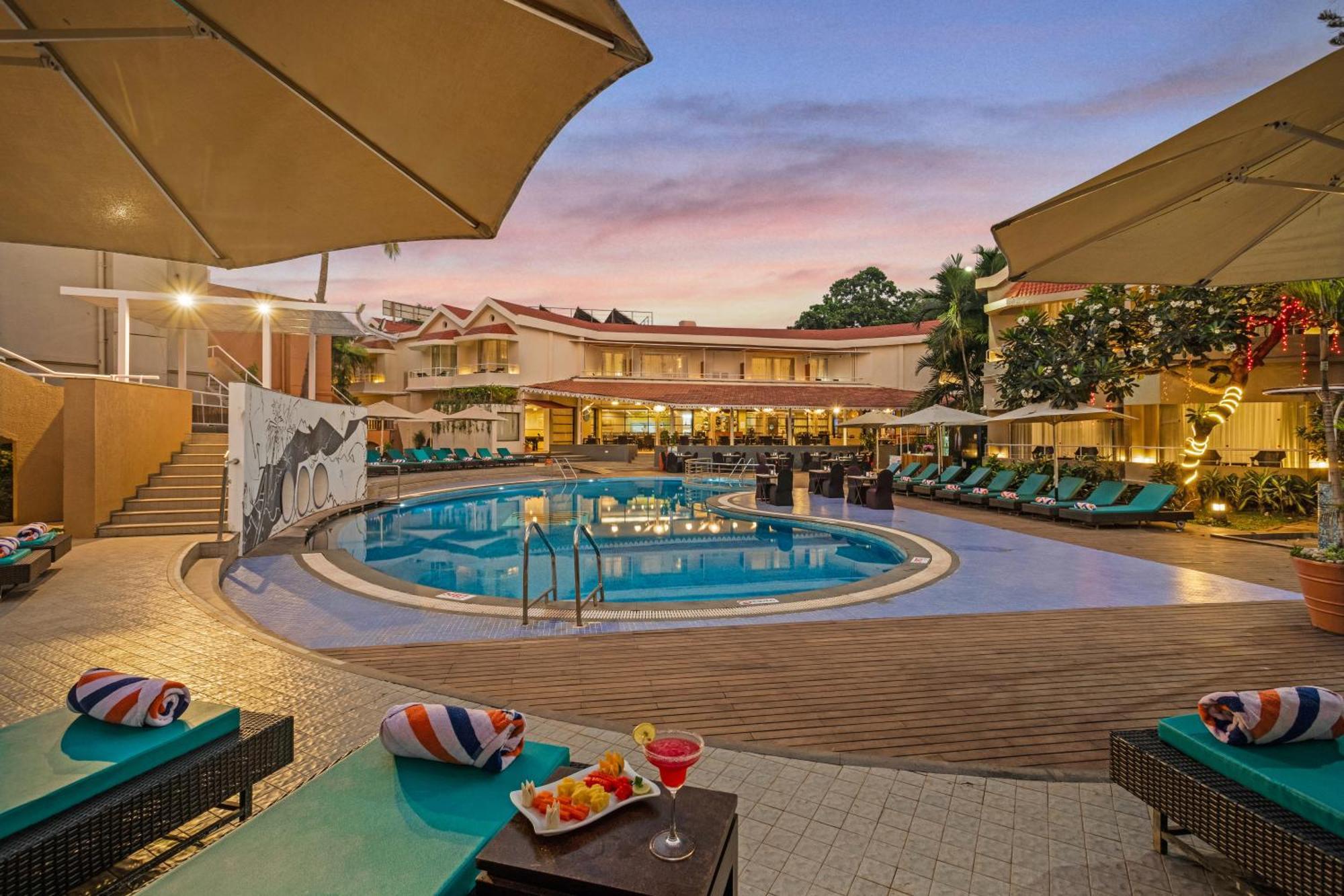 Whispering Palms Beach Resort Candolim Luaran gambar