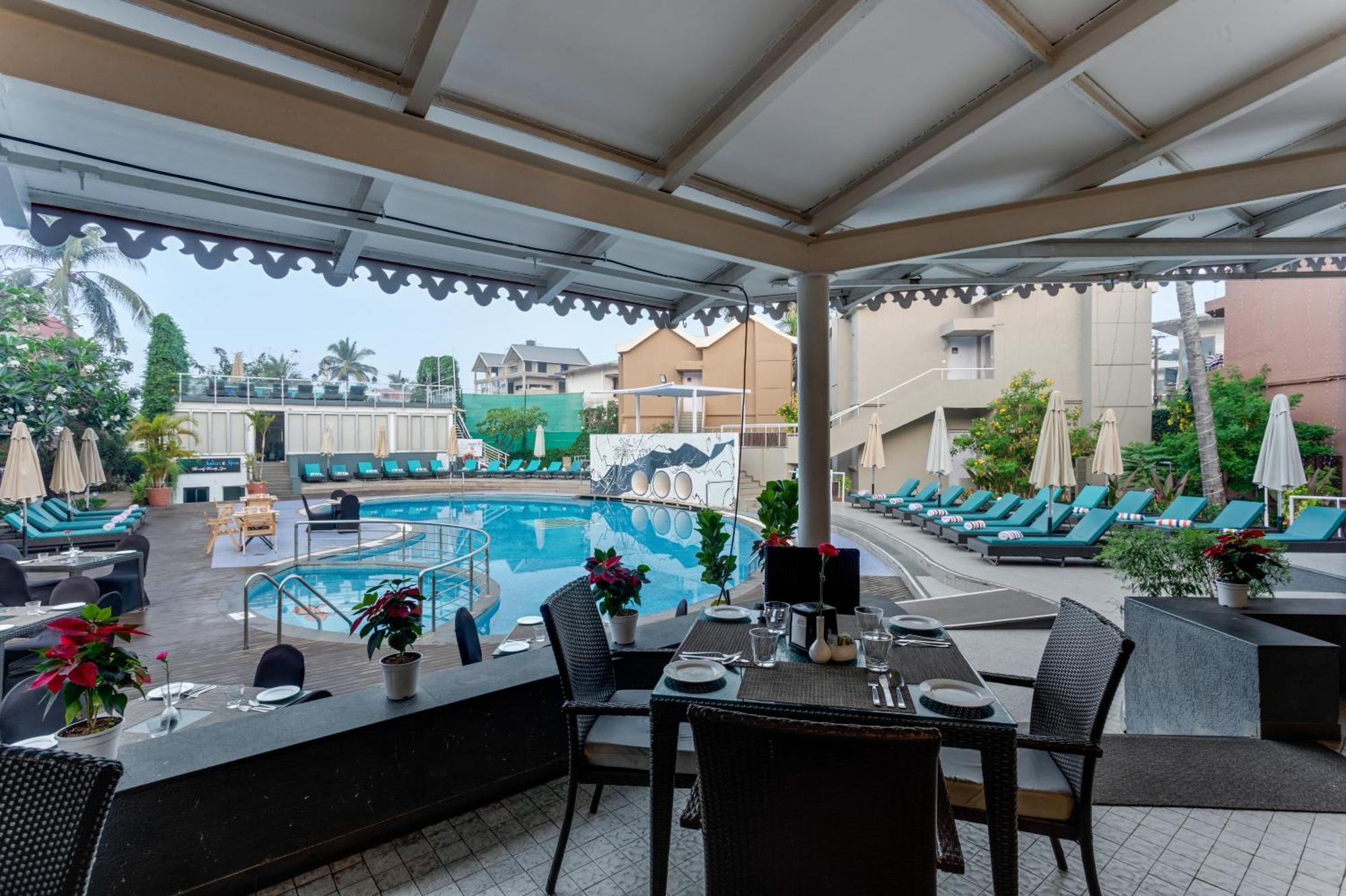 Whispering Palms Beach Resort Candolim Luaran gambar