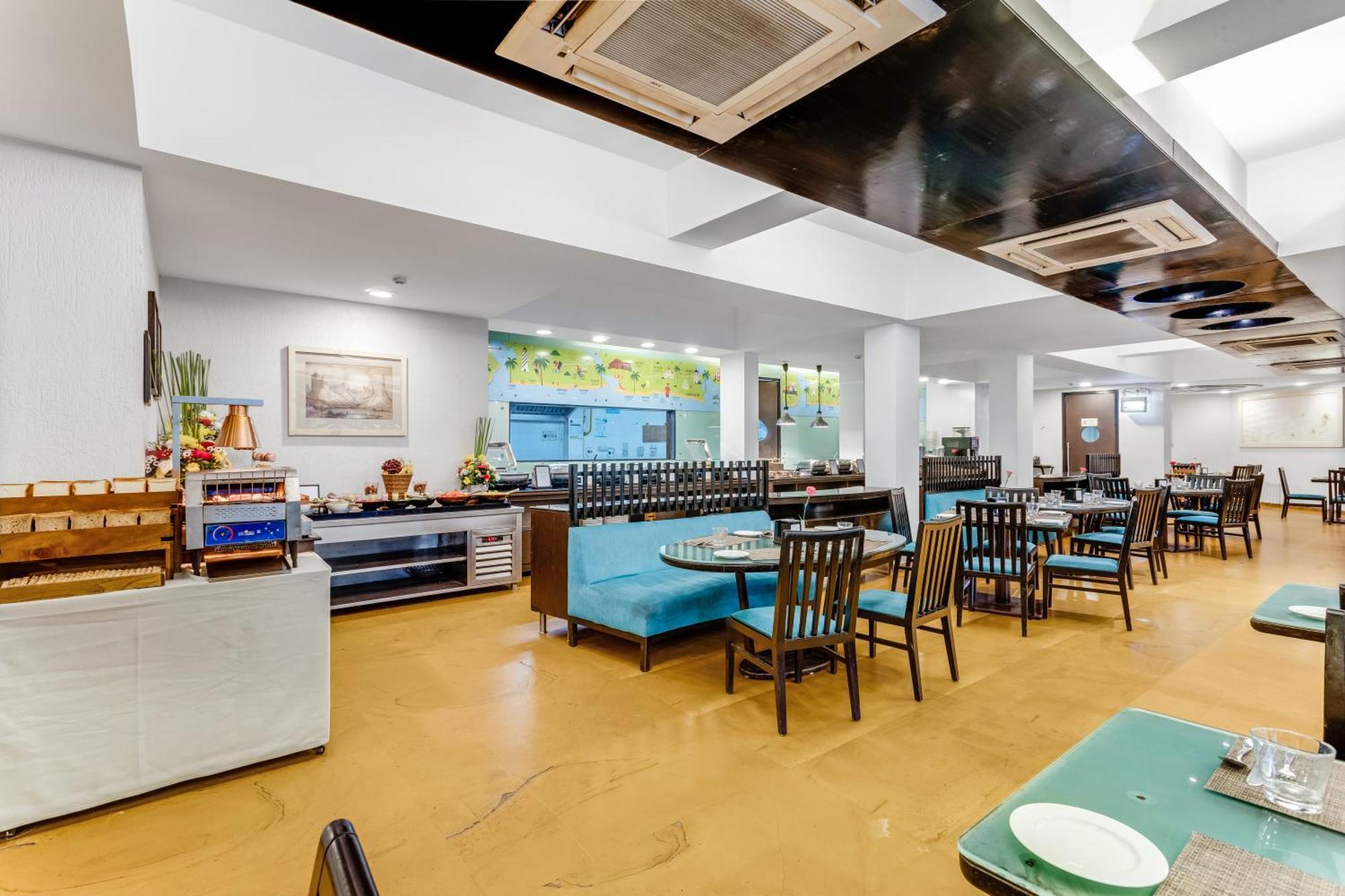 Whispering Palms Beach Resort Candolim Luaran gambar