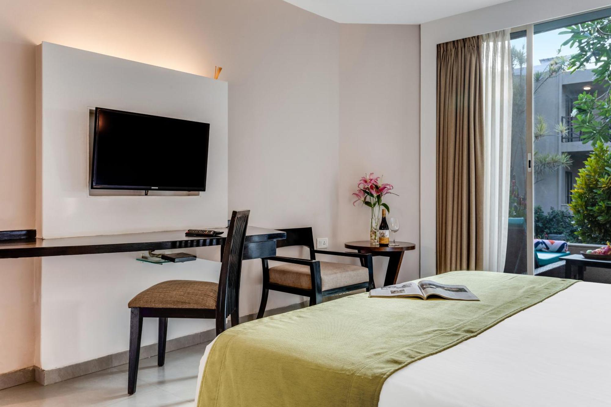 Whispering Palms Beach Resort Candolim Luaran gambar